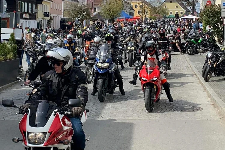 01.05.2024: Motorrad-Weihe des MSC Ortenburg: Besuche unseren Infostand mit Überschlag- und Motorradsimulator!